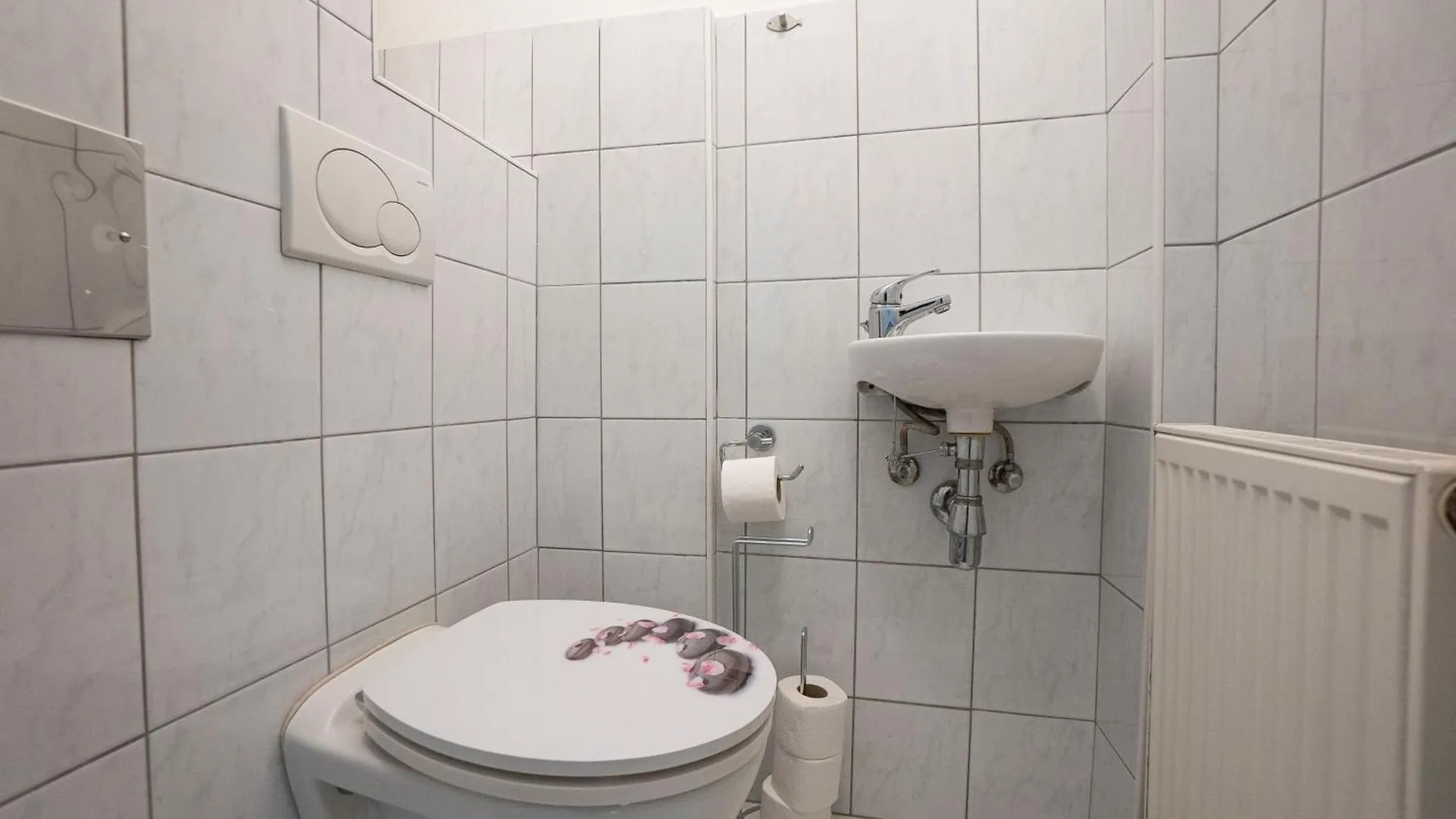 Bright Apartment 15 Min From The City Center Viena 0*,