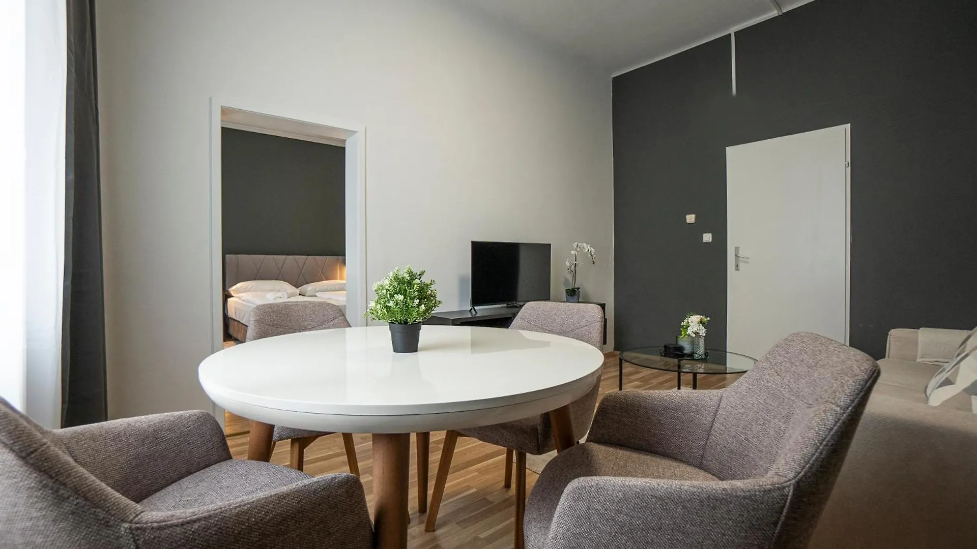 Bright Apartment 15 Min From The City Center Viena 0*,  Austria